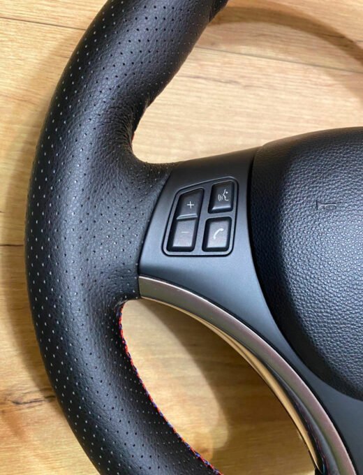 volant bmw e90 e91 e92 e93 e82 e87 e88 sport. volant bmw e90 e91 e92 e93 e82 e87 e88 sport.