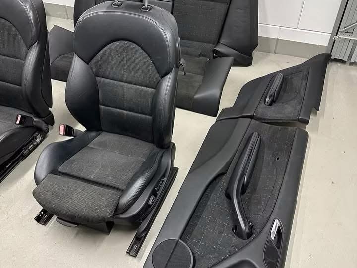 kit intérieur bmw e46 m3 coupé authentique et impeccable kit intérieur bmw e46 m3 coupé authentique et impeccable