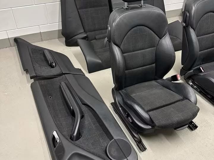 kit intérieur bmw e46 m3 coupé authentique et impeccable kit intérieur bmw e46 m3 coupé authentique et impeccable