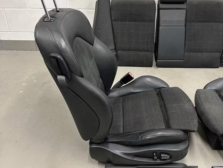 kit intérieur bmw e46 m3 coupé authentique et impeccable kit intérieur bmw e46 m3 coupé authentique et impeccable