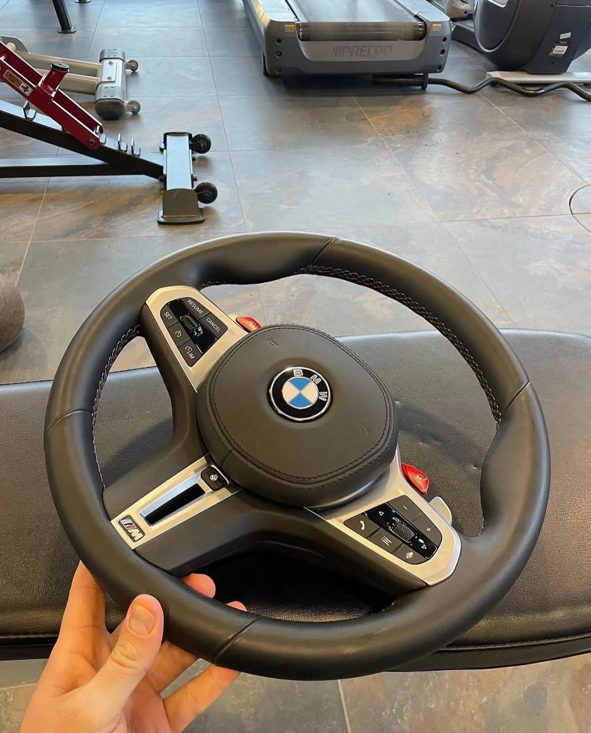 volant bmw m5 f90 avec airbag d'origine volant bmw m5 f90 avec airbag d'origine