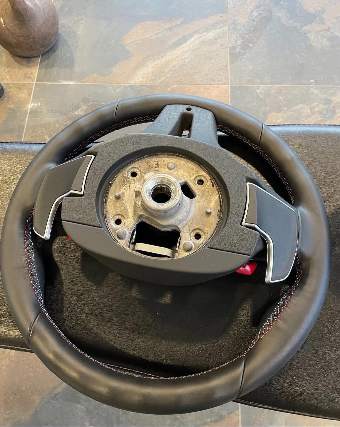 volant bmw m5 f90 avec airbag d'origine volant bmw m5 f90 avec airbag d'origine