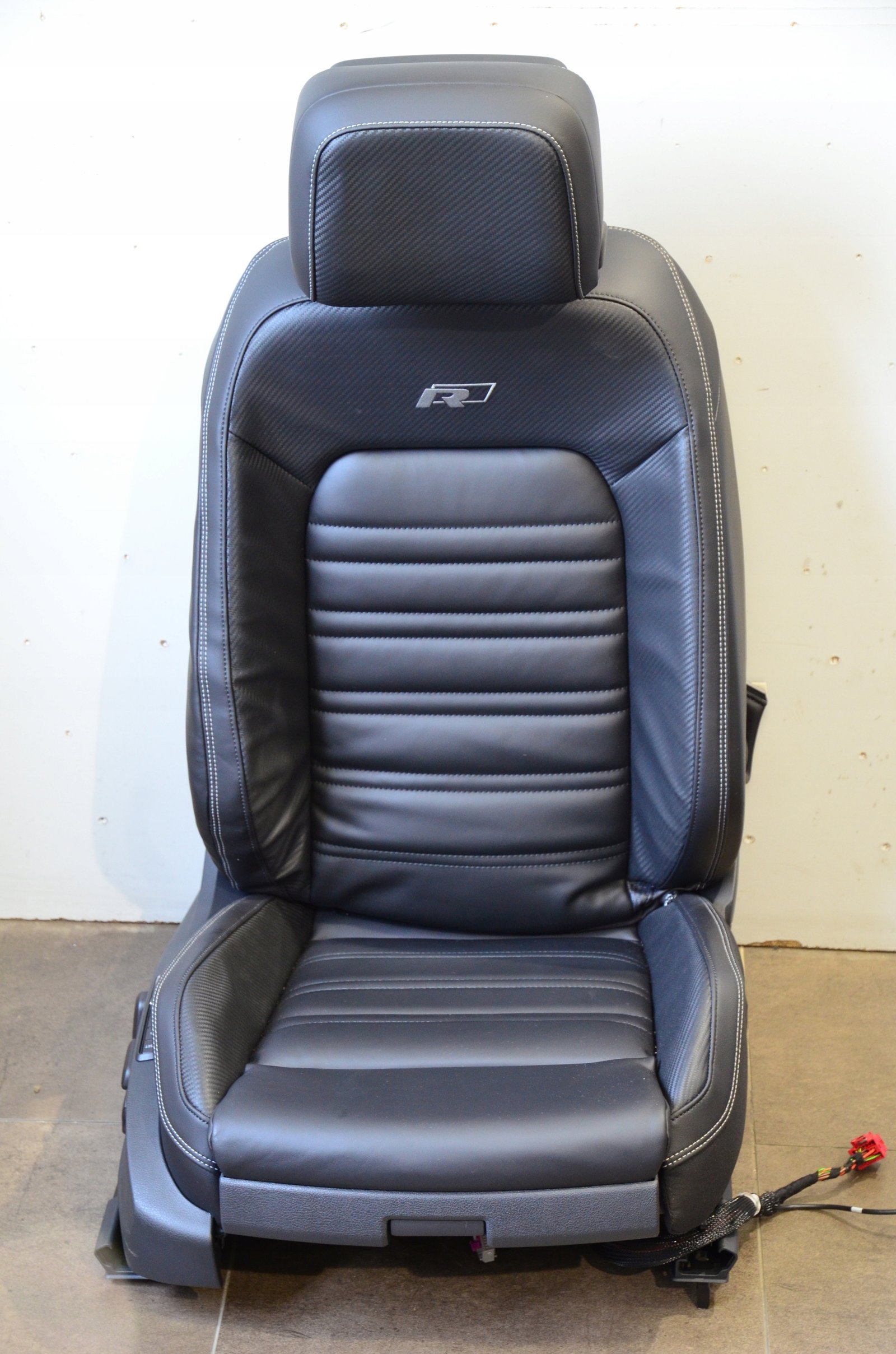 intérieur vw passat b8 lift r line 2018 cuir noir carbone neuf intérieur vw passat b8 lift r line 2018 cuir noir carbone neuf