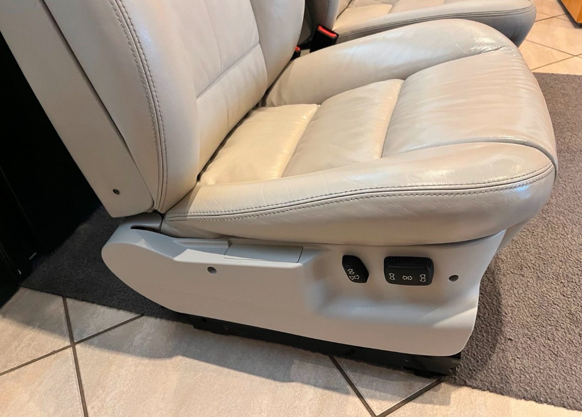 sièges avant en cuir bmw e32/e34 sièges avant en cuir bmw e32/e34