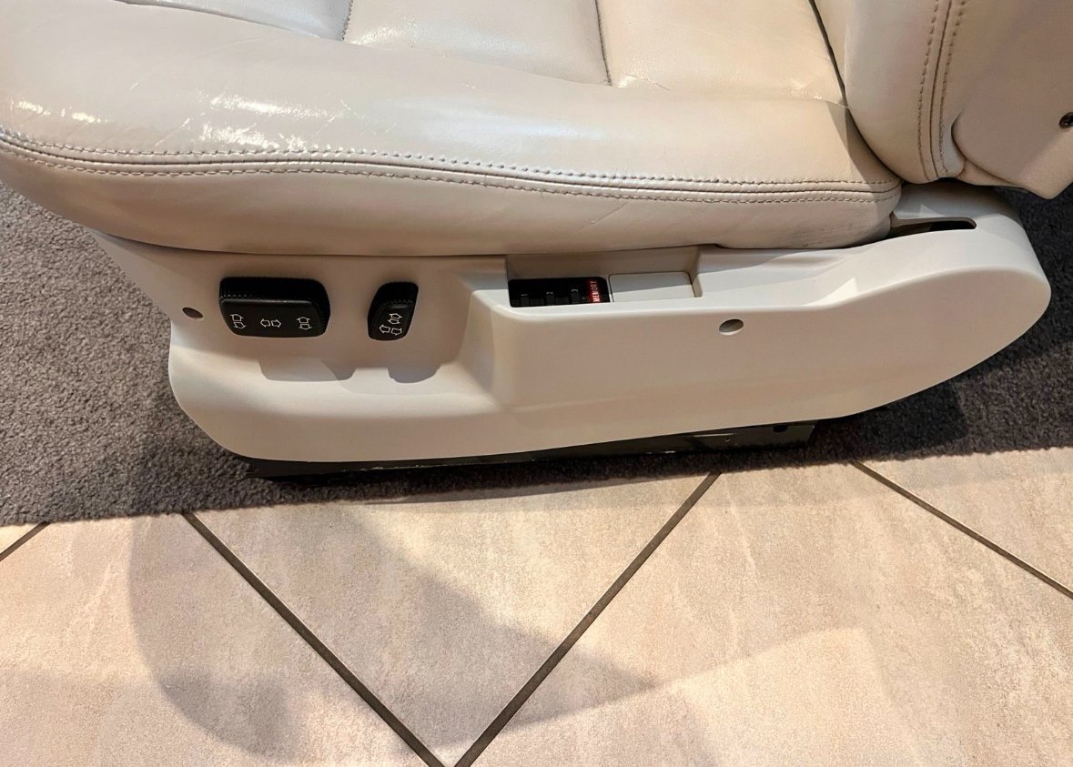 sièges avant en cuir bmw e32/e34 sièges avant en cuir bmw e32/e34