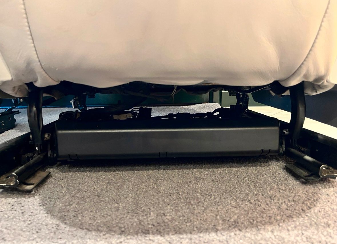 sièges avant en cuir bmw e32/e34 sièges avant en cuir bmw e32/e34