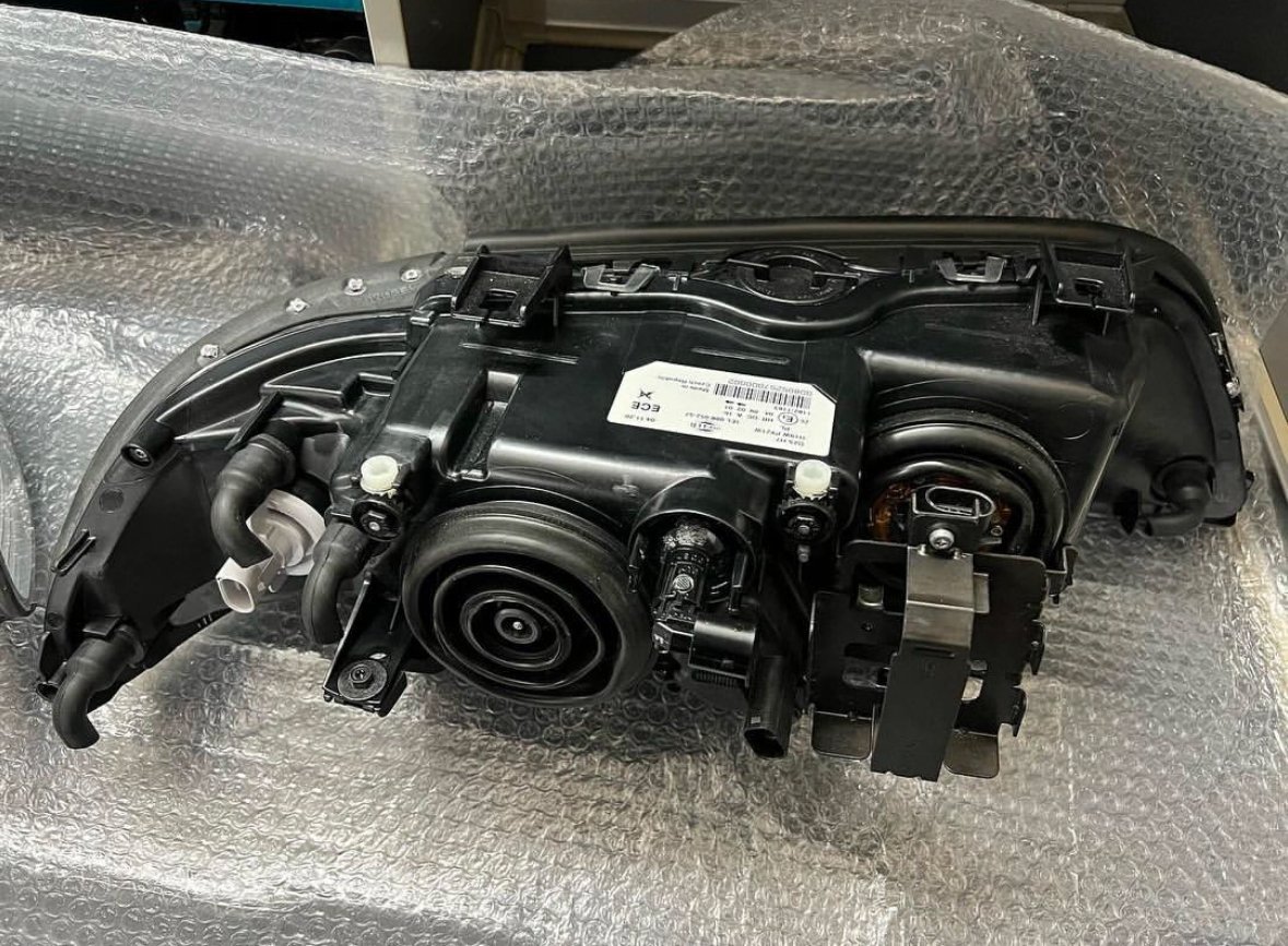 nouveau xénon d'origine phares hella bmw e39 nouveau xénon d'origine phares hella bmw e39