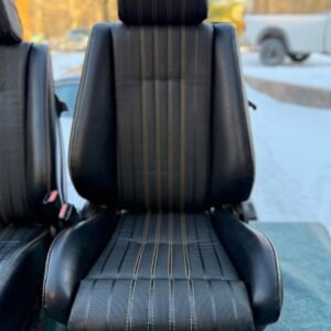 INTÉRIEUR BMW E30 COUPÉ – VINYLE PERSONNALISÉ