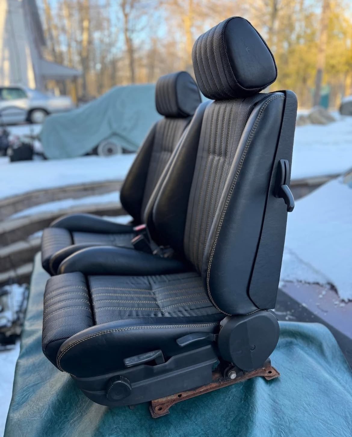 INTÉRIEUR BMW E30 COUPÉ – VINYLE PERSONNALISÉ – Image 12