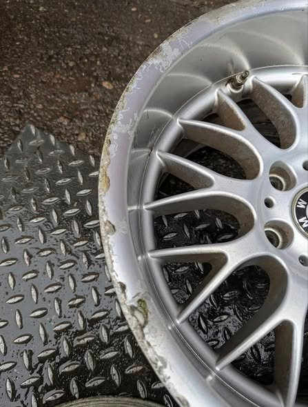 ot de 4 jantes aluminium BMW 17 pouces E30 E34 E36 E38 – Image 5