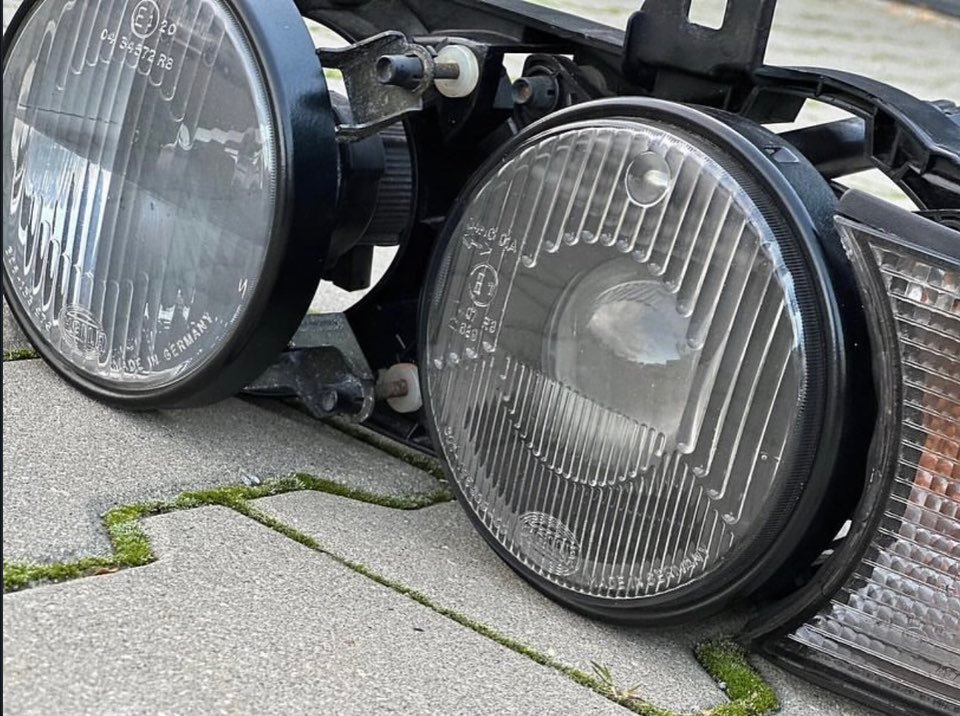 Phare BMW E34 – Hella Noir