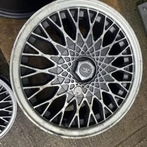 Jantes Cosworth set 4 avec centre caps clés rénovation