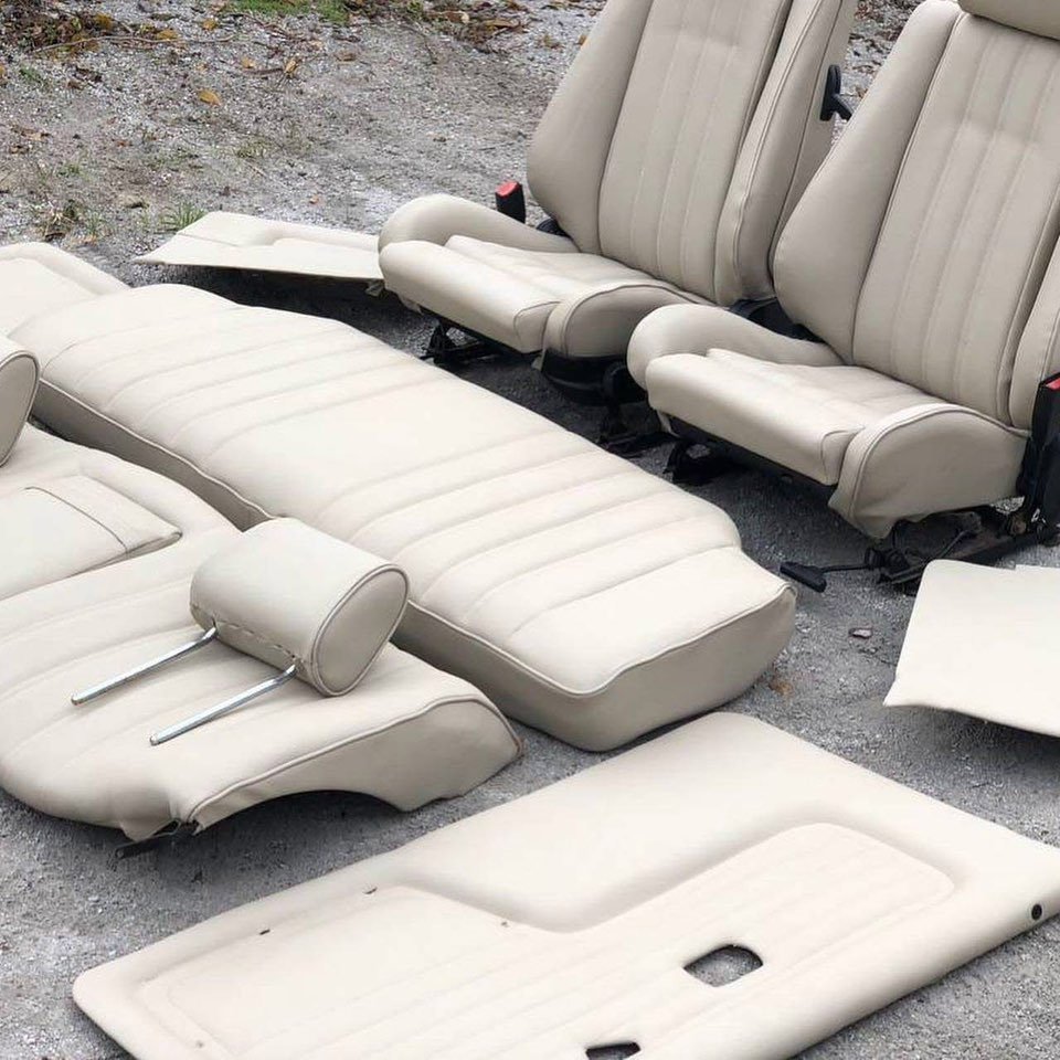 Intérieur BMW E30 Coupé – Beige, complet et d'origine – Image 3