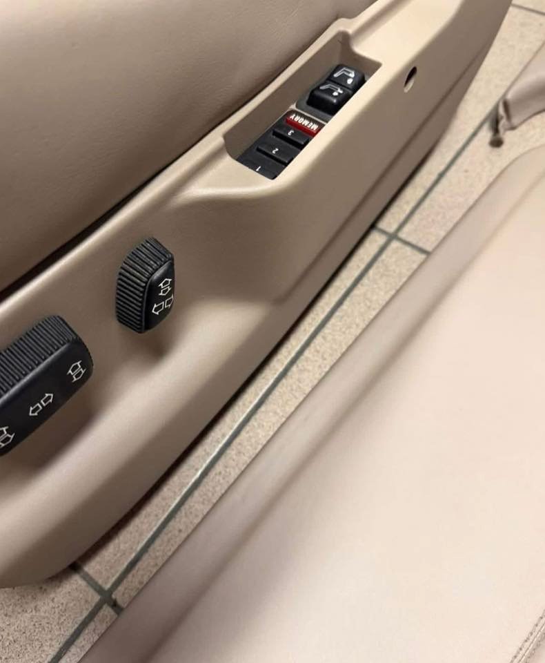 Intérieur BMW M5 E34 – Complet et OEM Premium – Image 8