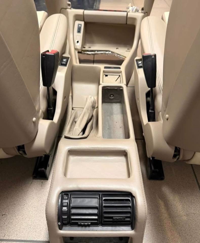 Intérieur BMW M5 E34 – Complet et OEM Premium – Image 10