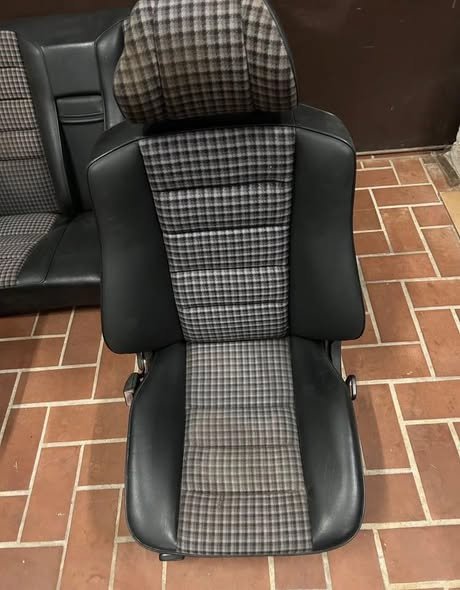 Mercedes 190E Sportline Seats Set – Image 7