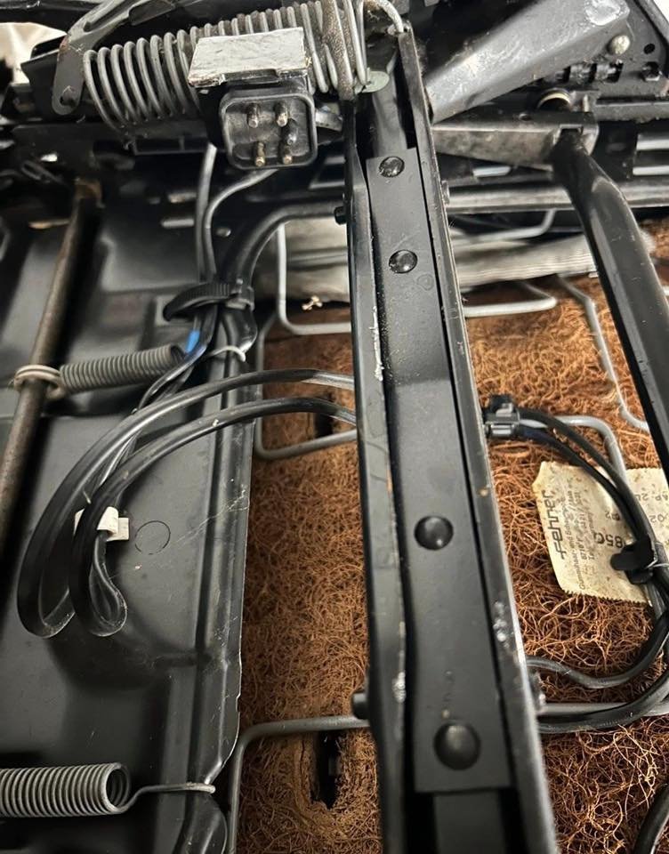 Mercedes 190E Sportline Seats Set – Image 5